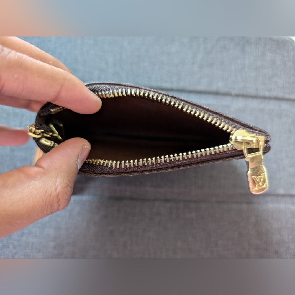 Louis Vuitton Wallet/Coin Purse - Picture 6 of 9